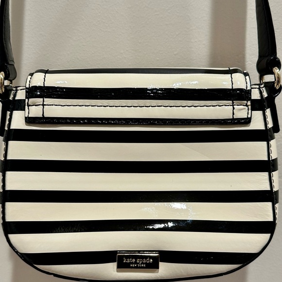 Kate Spade Small Purse - Picture 4 of 11